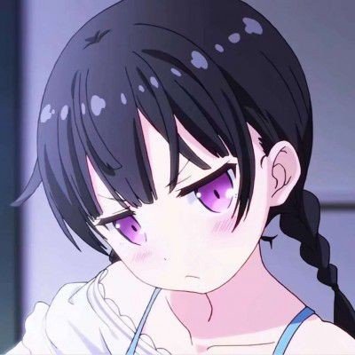 女子开车忘拉手刹把自己撞了