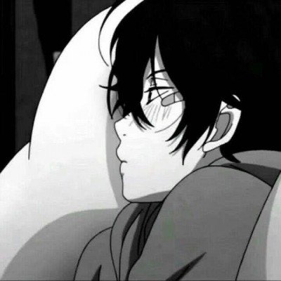 王伟亲姐姐泪洒弟弟坟前